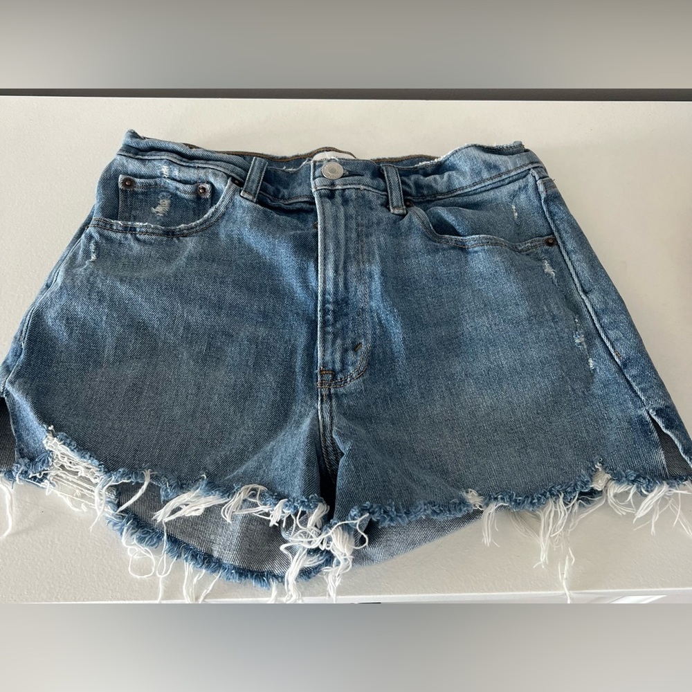 Abercrombie & Fitch (the mom shirt high rise)